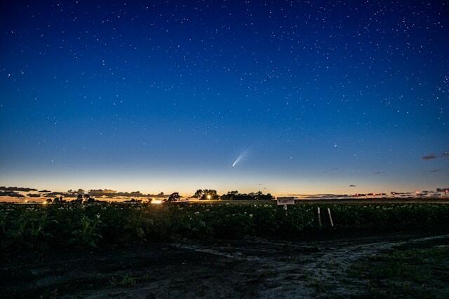 8 Curiosidades del Cometa del Siglo